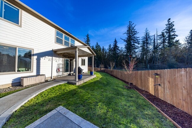 Building Photo - Beautiful Gated 3-Bedroom Home in Camas – Loft/family room, Bonus room, and Outdoor Living!