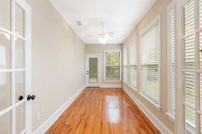 Building Photo - Captivating 3 bedroom house available for rent, wood floors, garage, screened porch renting for $...