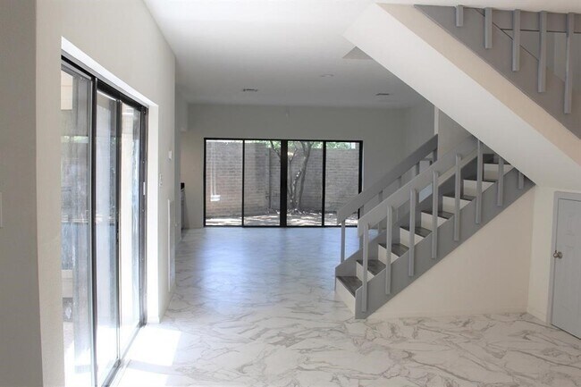 Building Photo - 12625 Memorial Dr