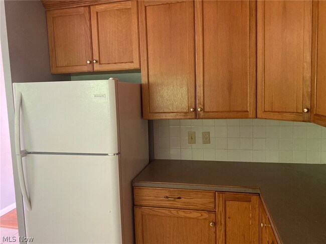 Building Photo - 4142 Sabin Dr