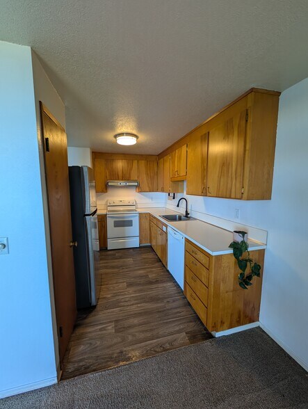 Building Photo - 250 Beach Pl