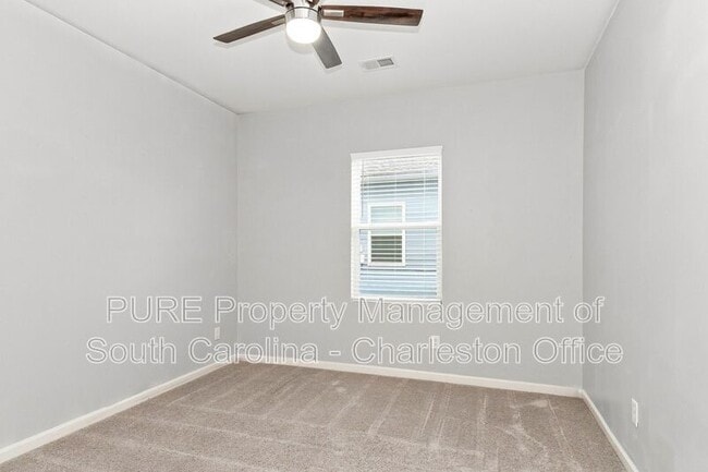 Building Photo - 484 Pender Woods Dr