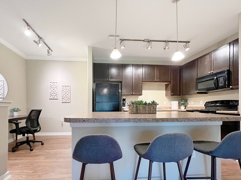 Building Photo - 1745 Bearberry Cir