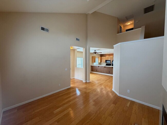 Building Photo - 4 Bedroom | 3.5 Bathroom | Single family home in Downtown Sacramento