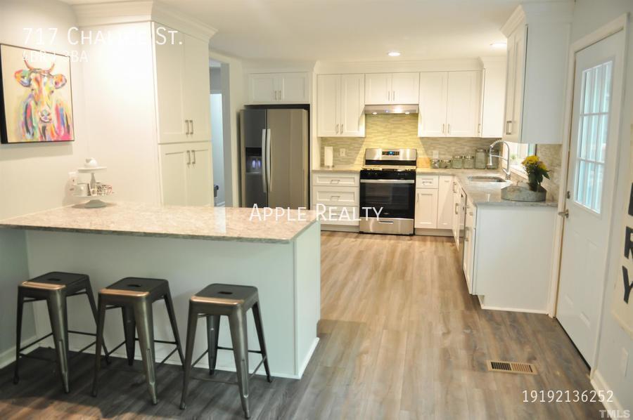 Building Photo - 717 Chalice St