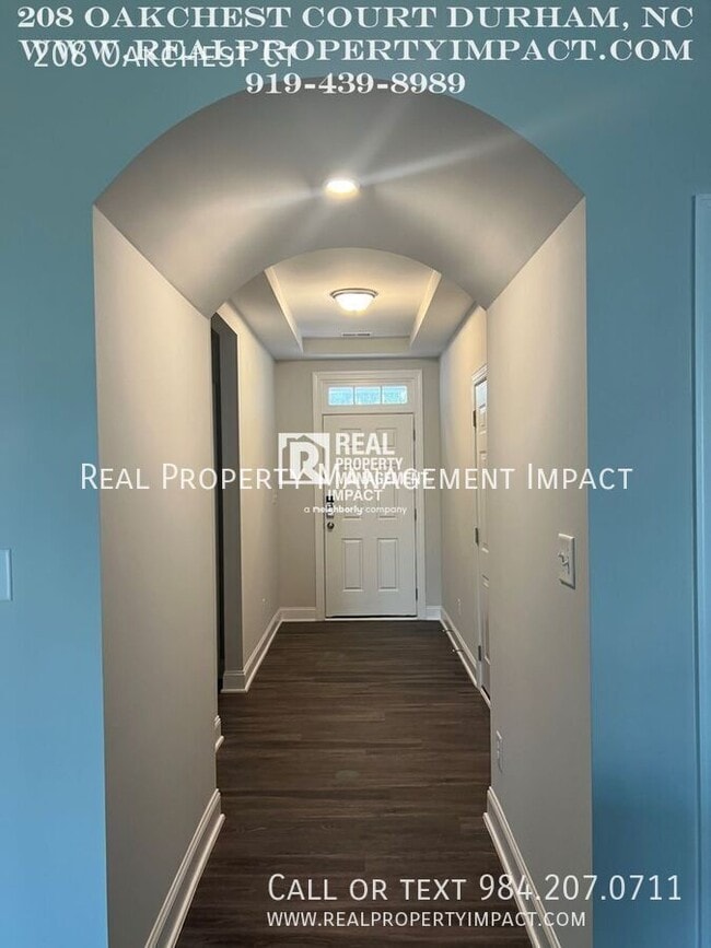 Building Photo - 208 Oakchest Ct