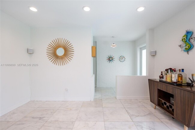 Building Photo - 14610 Tarpon Dr