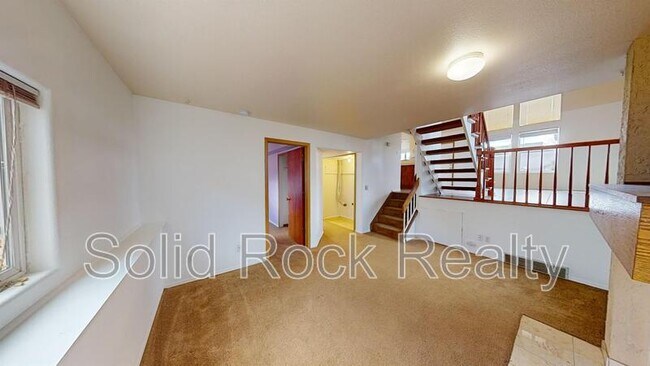 Building Photo - 935 Greenbrier Dr