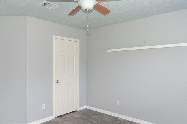 Building Photo - 822 Oak Lodge Ct