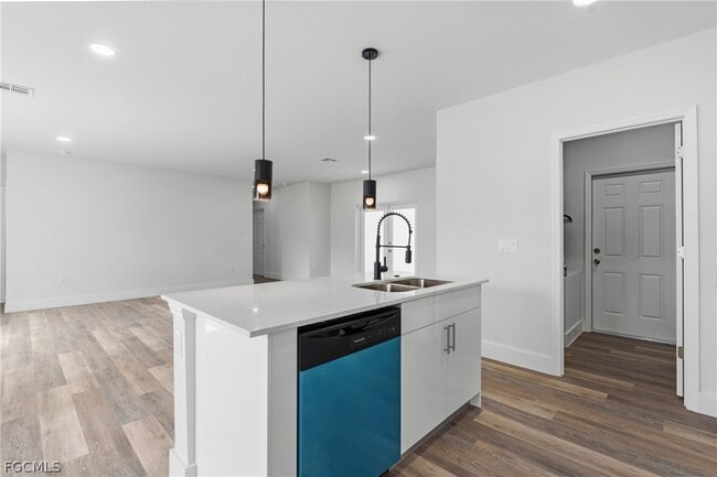 Building Photo - 325 Hermosa Ave