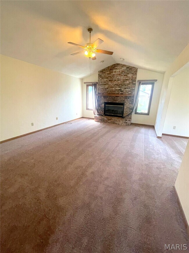 Building Photo - 301 Brian Dr