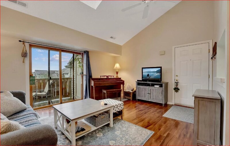 Primary Photo - 5309 Ravens Crest Dr