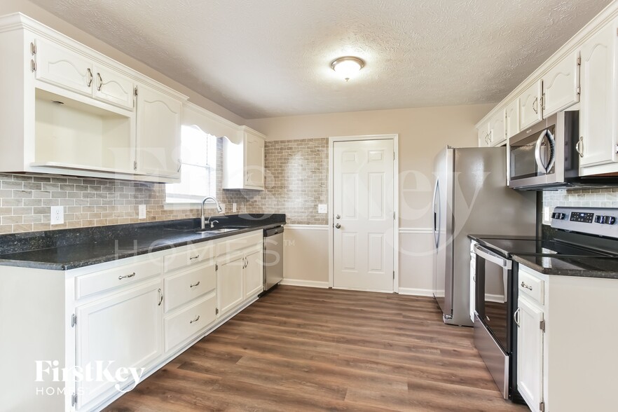 Building Photo - 204 Merritt Dr