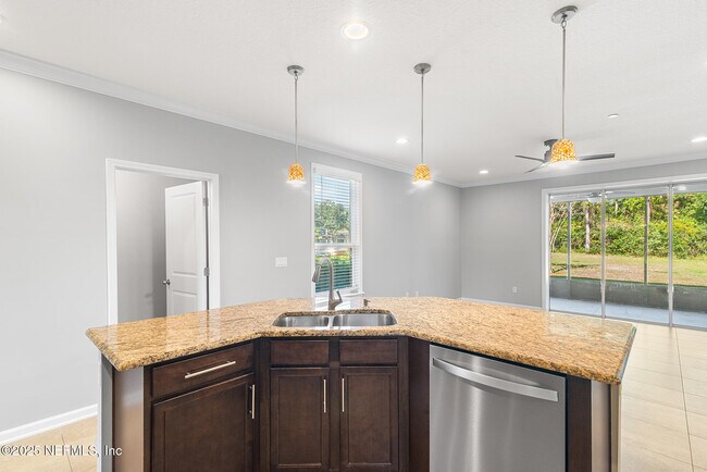 Building Photo - 352 Magnolia Creek Walk