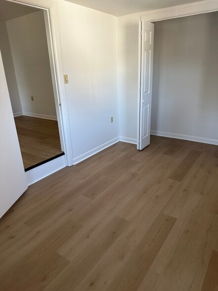 Building Photo - 1344 Newport Rd