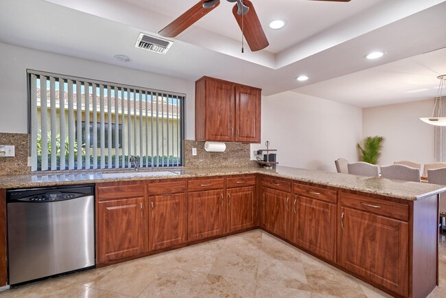 Building Photo - 39810 Bedford Dr