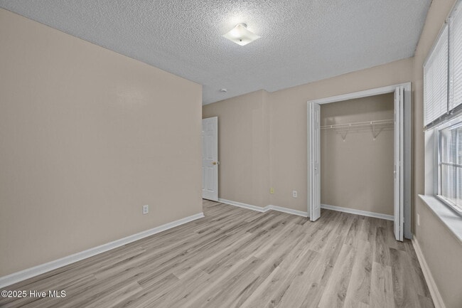 Building Photo - 117 Mesa Ln
