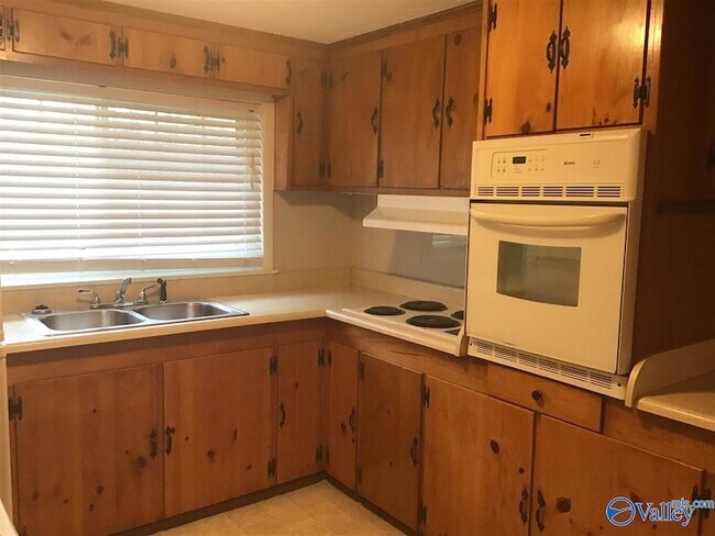 Building Photo - 9179 Segers Rd