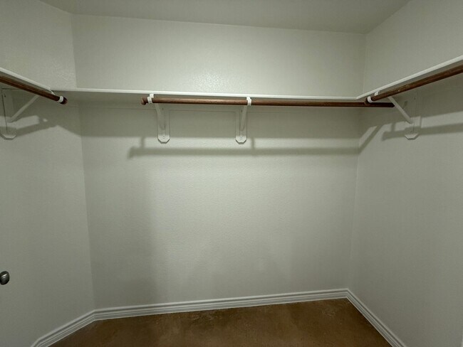 Building Photo - 1157 Lindsey Dr