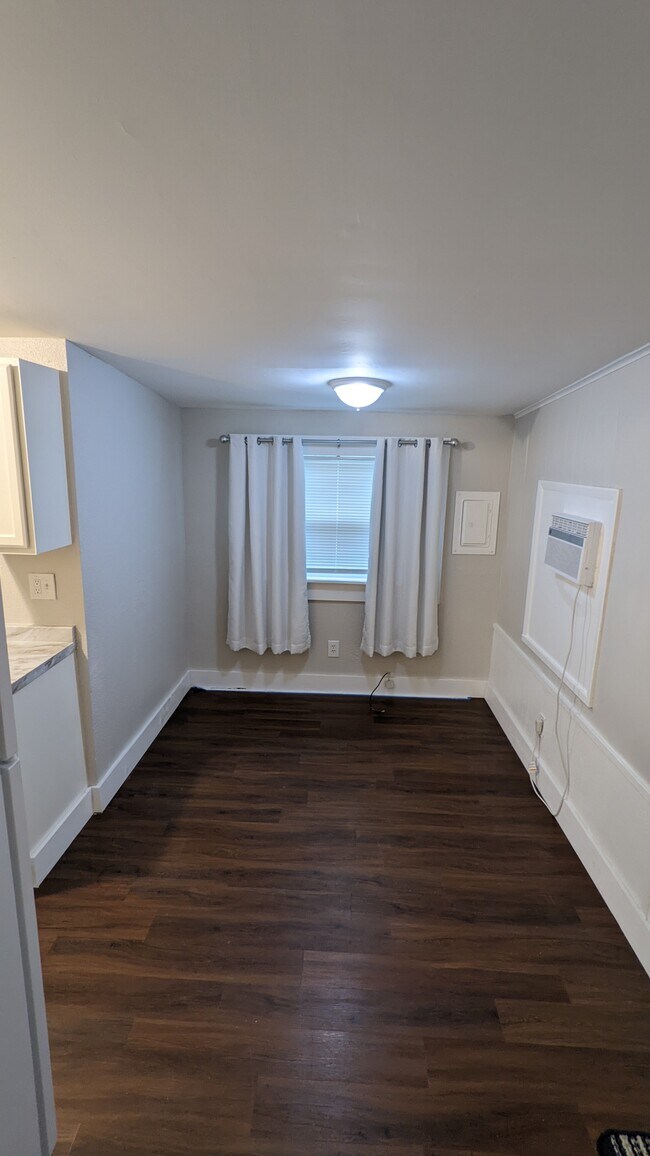 Now furnished - 2746 Winona Dr