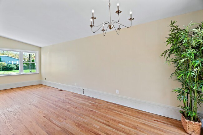 Building Photo - 312 Chalfonte Dr