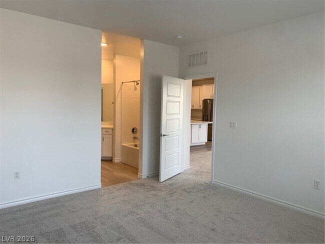 Building Photo - 2555 Hampton Rd