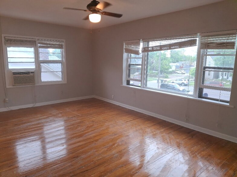 Building Photo - 768 E 900 S