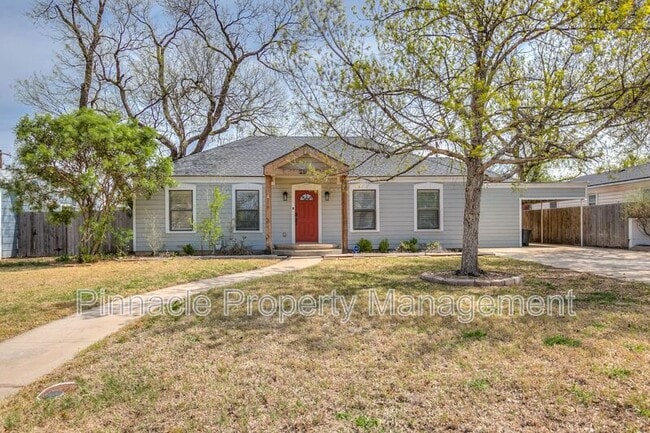 Building Photo - 2205 Live Oak St