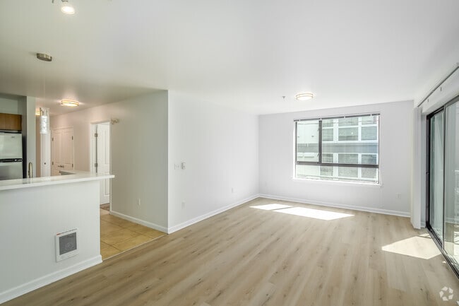 Interior Photo - View 222
