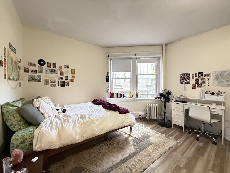 Building Photo - 60 Egmont St