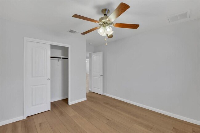 Building Photo - 18321 Cumberland Gap St