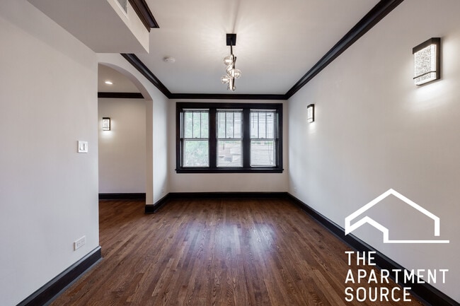 Building Photo - 6409 N Talman Ave