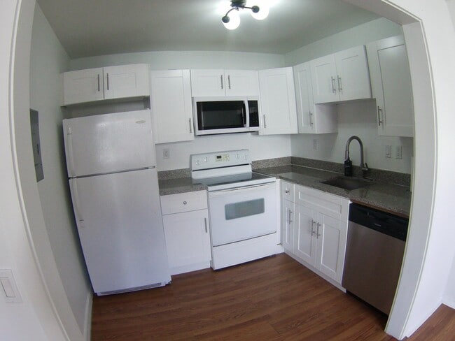 Building Photo - 759 Normandy Trail