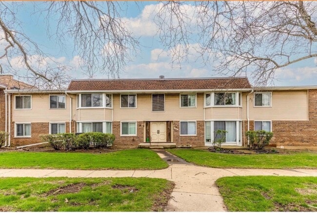 Building Photo - 3004 Roberts Dr