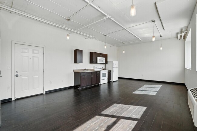 Building Photo - 517 Gold Ave SW