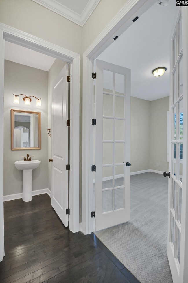 Building Photo - 5 Mapleline Ct