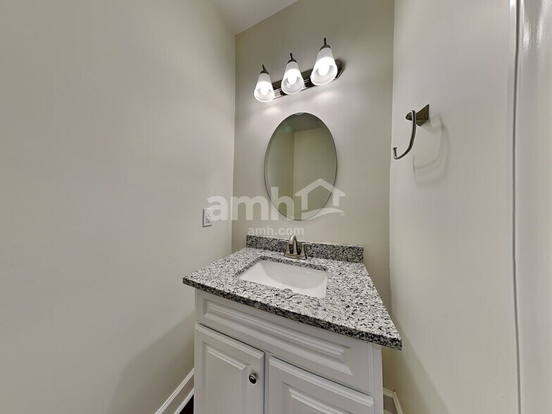 Building Photo - 12 Bittercrest Ct