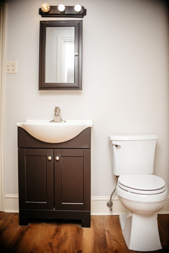 Building Photo - 331 N 3rd St