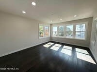 Building Photo - 1733 Memorial Park Terrace