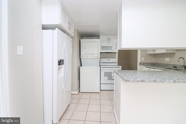Building Photo - 1045 Brixton Ct