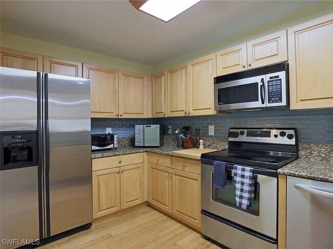 Building Photo - 15460 Bellamar Cir