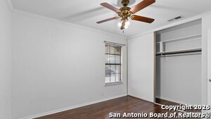 Building Photo - 5854 Royal Rdg Dr