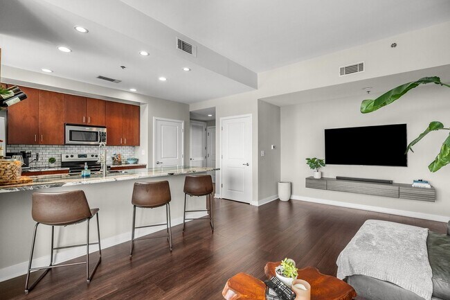 Primary Photo - Charming 2BR Condo in Midtown Atlanta