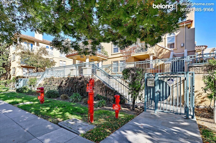 Building Photo - 952 S 11th St