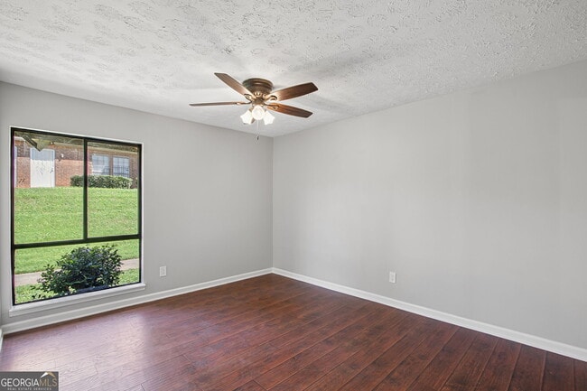 Building Photo - 3193 Nectarine Cir