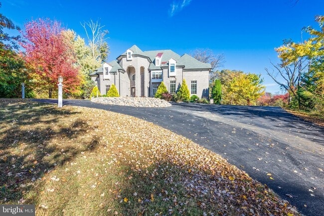 Building Photo - 2620 Love Point Rd