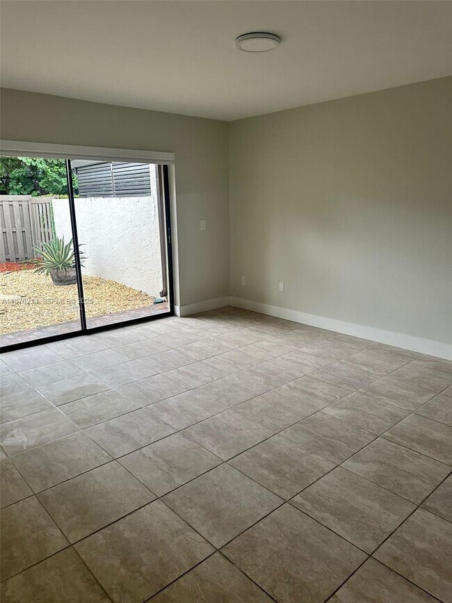 Building Photo - 8563 SW 115th Ct