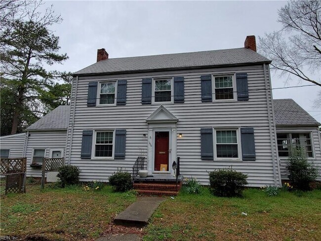 Building Photo - 1600 Cedar Ln