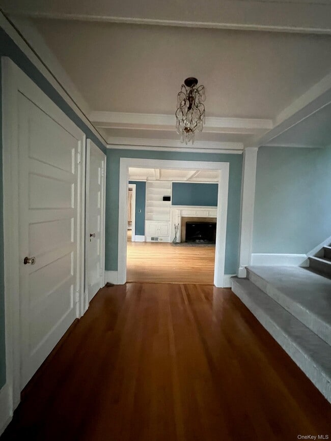 Building Photo - 246 Beechmont Dr