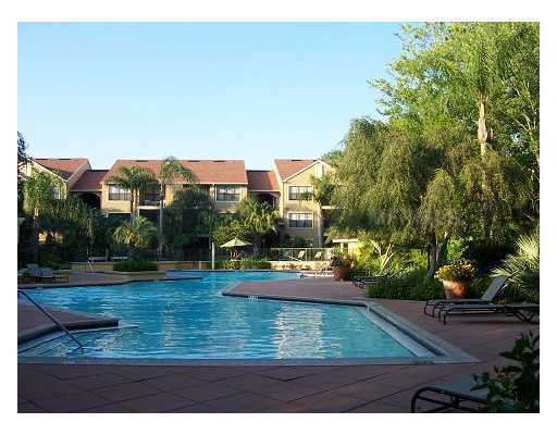 Building Photo - 1 bed/1 bath, 3rd Floor Condo Overlooking ...